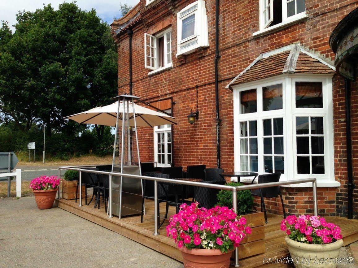 The King'S Head Hotel Холт Екстериор снимка