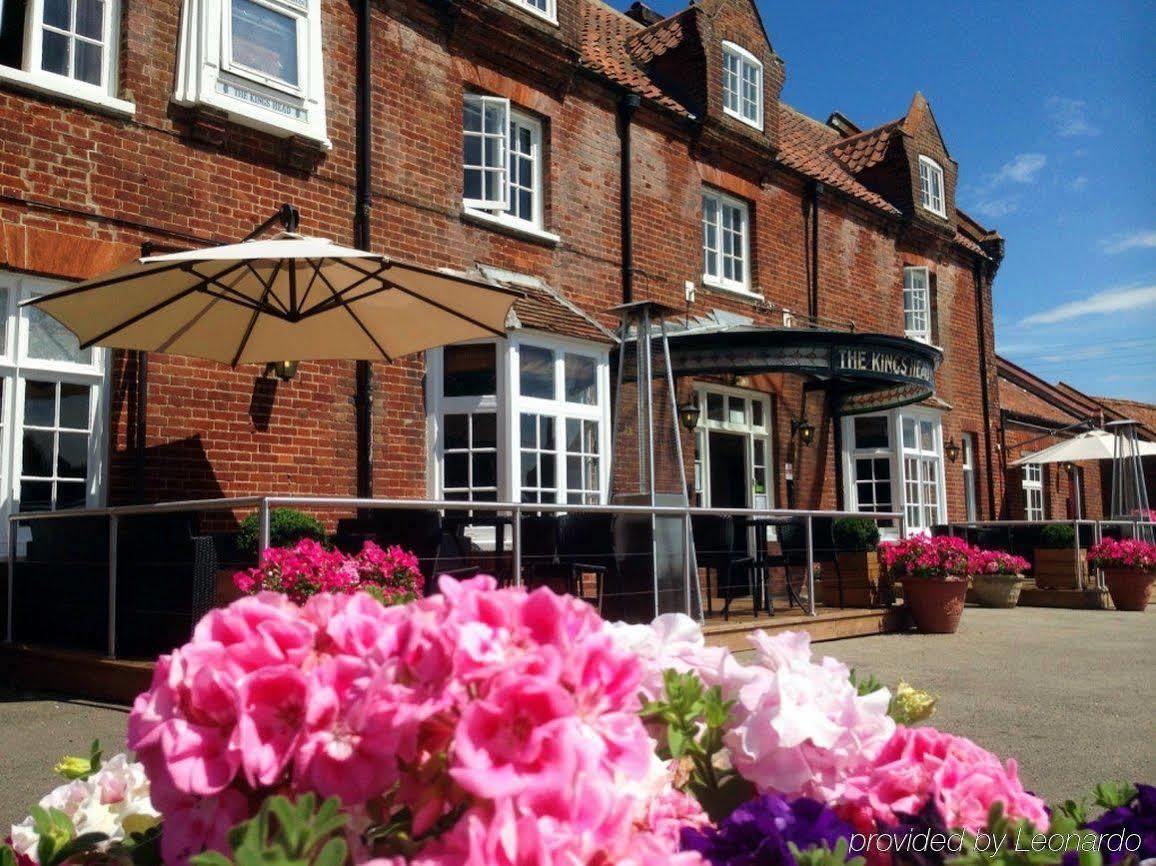 The King'S Head Hotel Холт Екстериор снимка